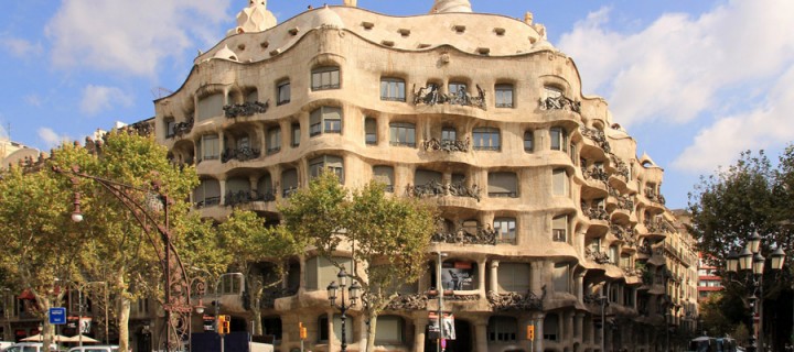 La Pedrera, de Antoni Gaudí, símbolo del modernismo barcelonés