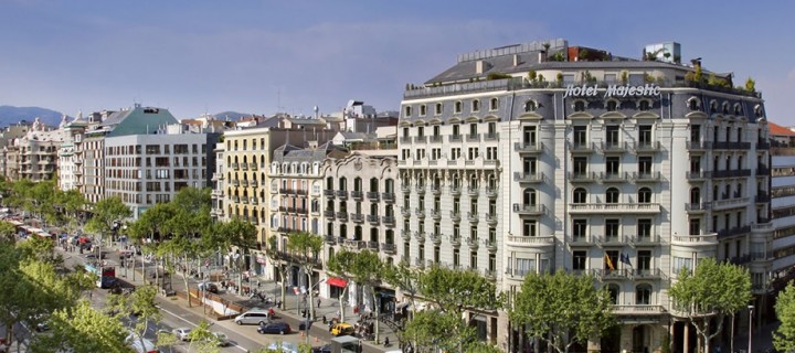 Paseo de Gracia, el escaparate con más glamour de Barcelona